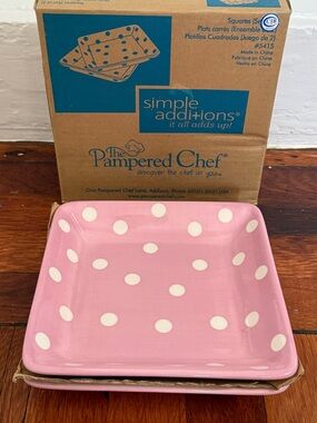 NIB Pampered Chef Pink Polka Dot Square Plates Set of 2 Help Whip Cancer